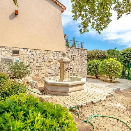 Villa Superbe Climatisee Au Calme, Jardin, Parking